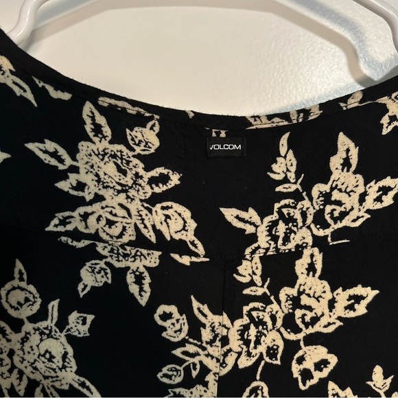 Volcom Women's on The Brink Romper, Black XS - Picture 9 of 10